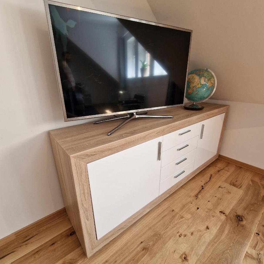 Apartment Mit Parkblick & Massagestuhl Lipcse Kültér fotó