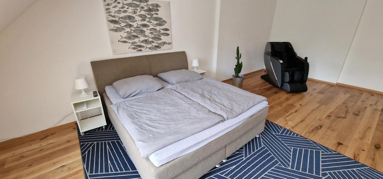 Apartment Mit Parkblick & Massagestuhl Lipcse Kültér fotó