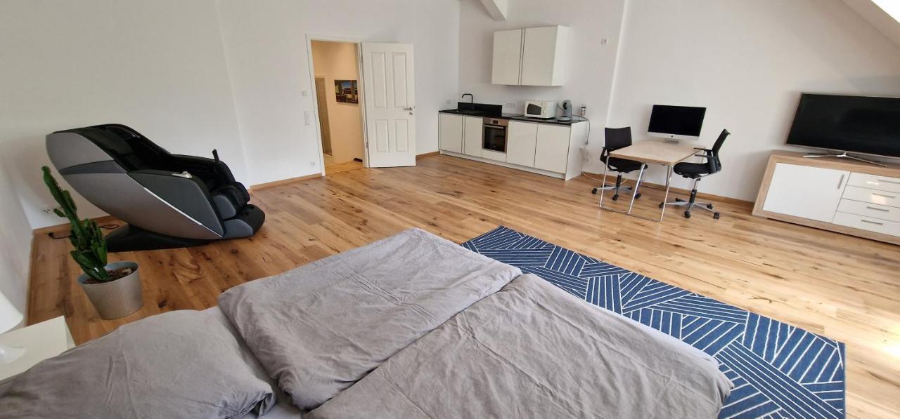 Apartment Mit Parkblick & Massagestuhl Lipcse Kültér fotó